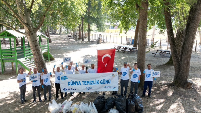 Ak Gıda-İçim Süt Çalışanlarından  Küresel Çevre Temizliği Hareketine Destek 
