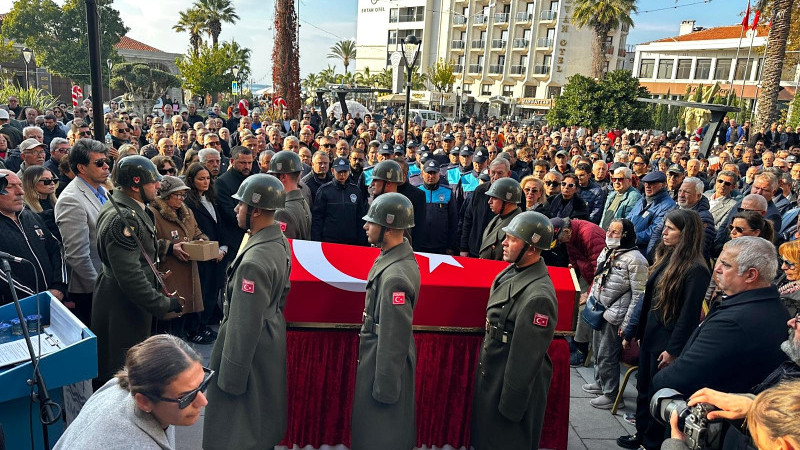 ÇEŞME’Yİ 20 YIL YÖNETEN BAŞKAN TÜTÜNCÜOĞLU, ARDINDA DERİN İZLER BIRAKARAK SONSUZLUĞA UĞURLANDI