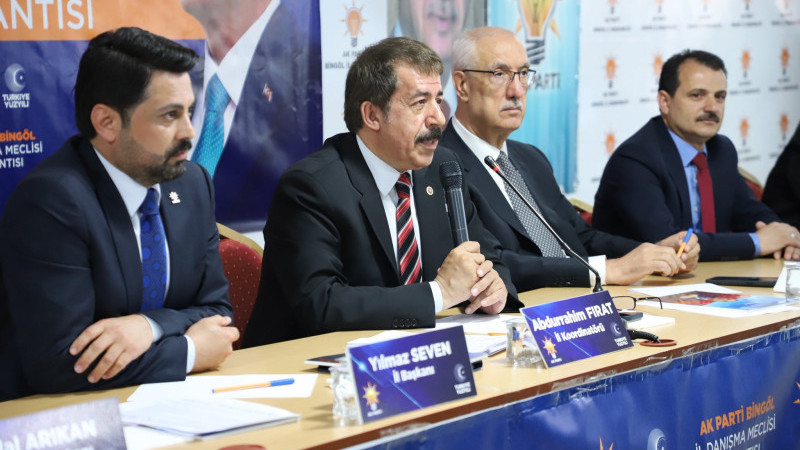 VEKİL FIRAT BAYRAMI SAHADA GEÇİRDİ