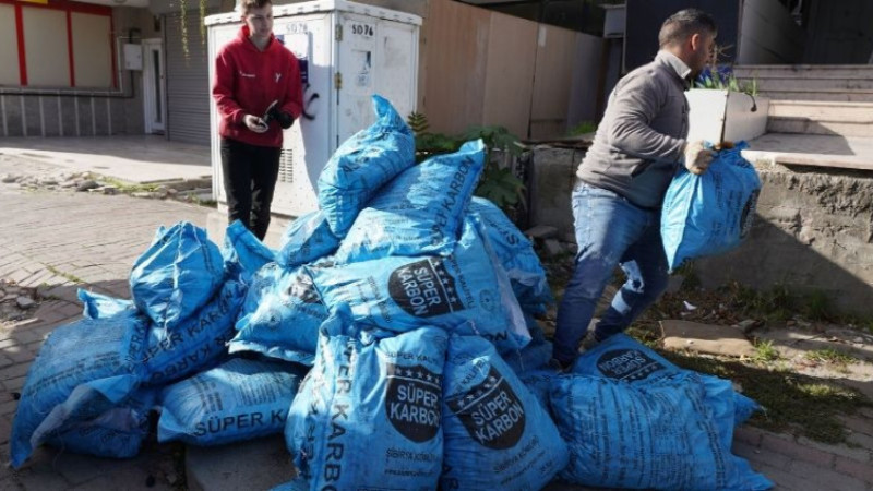 BEYLİKDÜZÜ BELEDİYESİ’NDEN YAKACAK YARDIMI