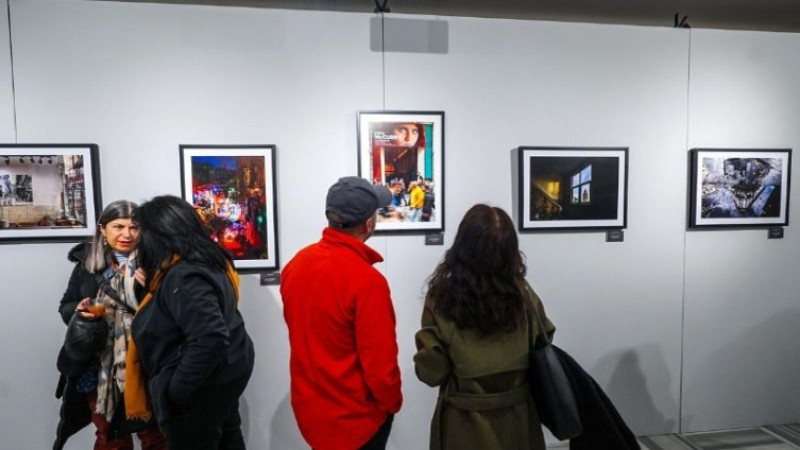 “PERA’DAN BEYOĞLU’NA FOTOĞRAF SERGİSİ” İSTİKLAL’DE SANATSEVERLERLE BULUŞTU   