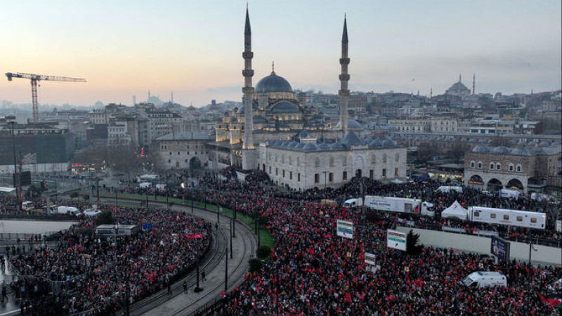 Filistin'e destek yürüyüşünden dikkat çeken kareler