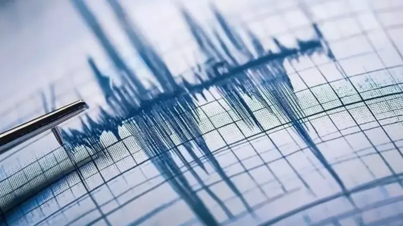 Ege Denizi'nde 5.2 büyüklüğünde deprem