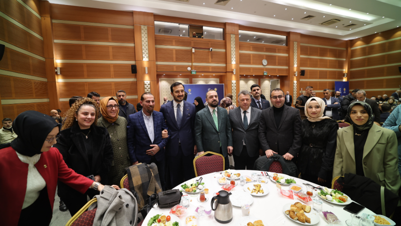 AK PARTİ İL BAŞKANI ÖZDEMİR BASIN MENSUPLARI İLE BULUŞTU