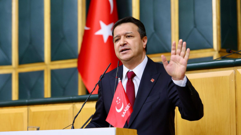 Arıkan: Siyasi lekeler rozet değiştirince temizlenmez