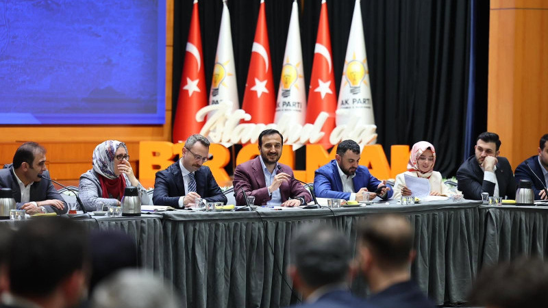 AK Parti İstanbul Teşkilatı: 39 ilçede üye buluşmaları sürüyor