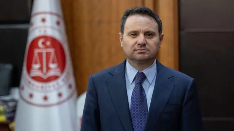 AKIN GÜRLEK'TEN İNTERNET GAZETECİLİĞİ İÇİN YENİ DÜZENLEME MESAJI: TEK ÇATI ALTINDA TOPLANMALI
